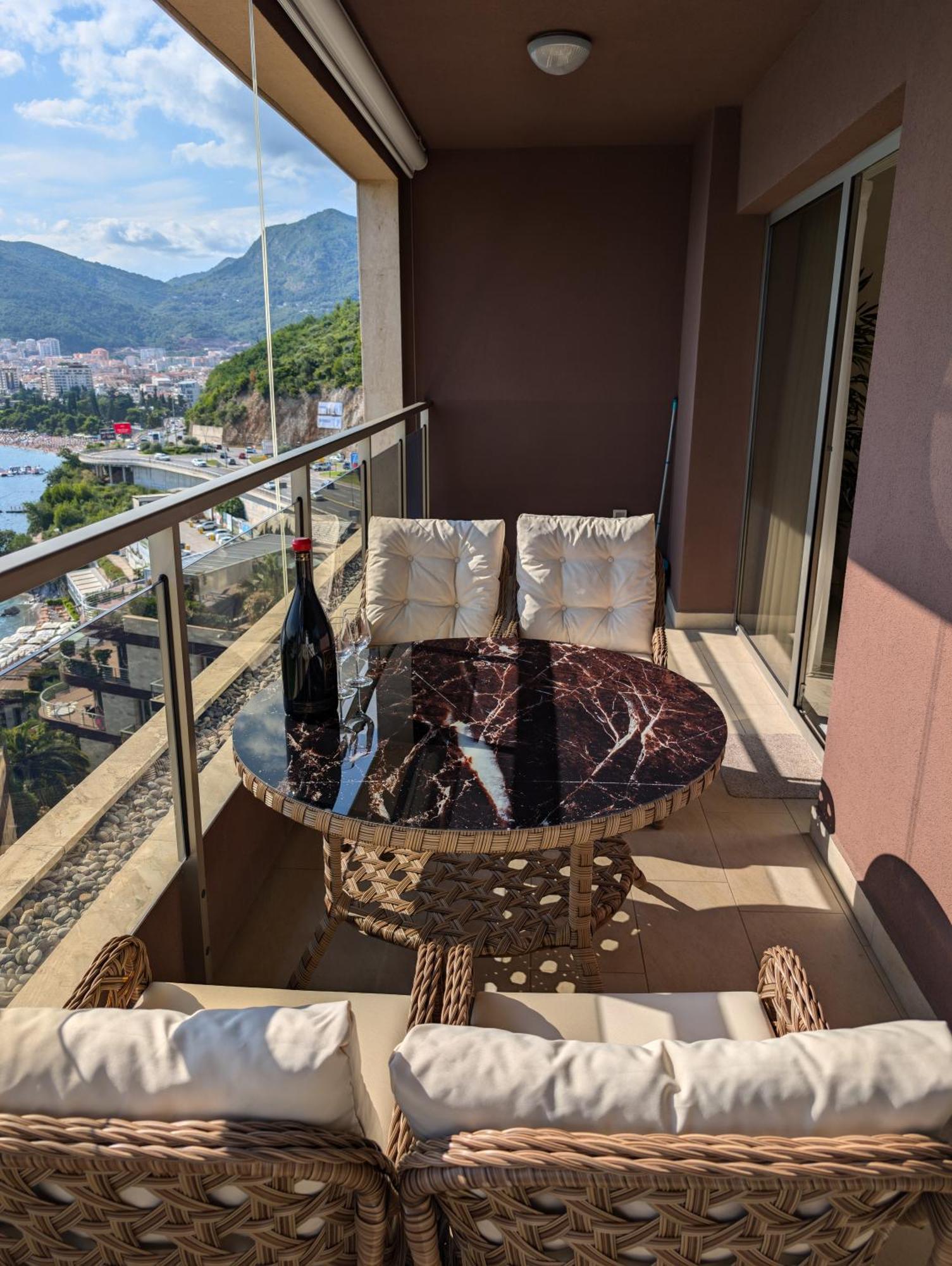 Lux Harmonia Apartment *