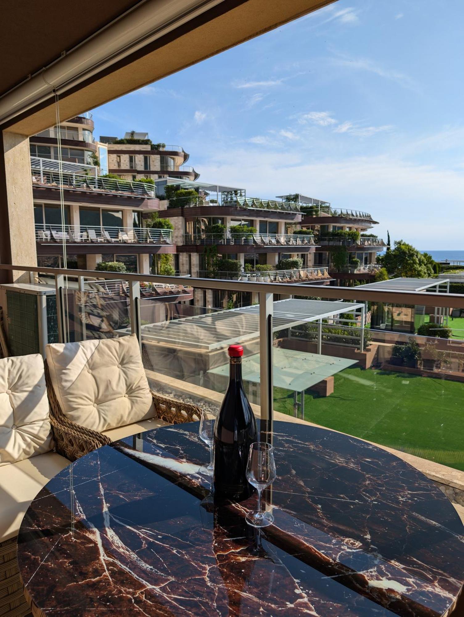 Lux Harmonia Apartment Budva